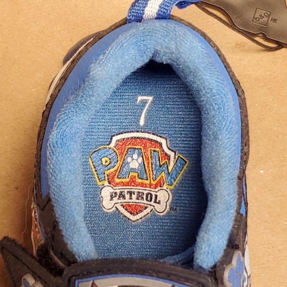 Paw Patrol Light Up Sneakers, Size 7, Blue, New - Picture 8 of 9